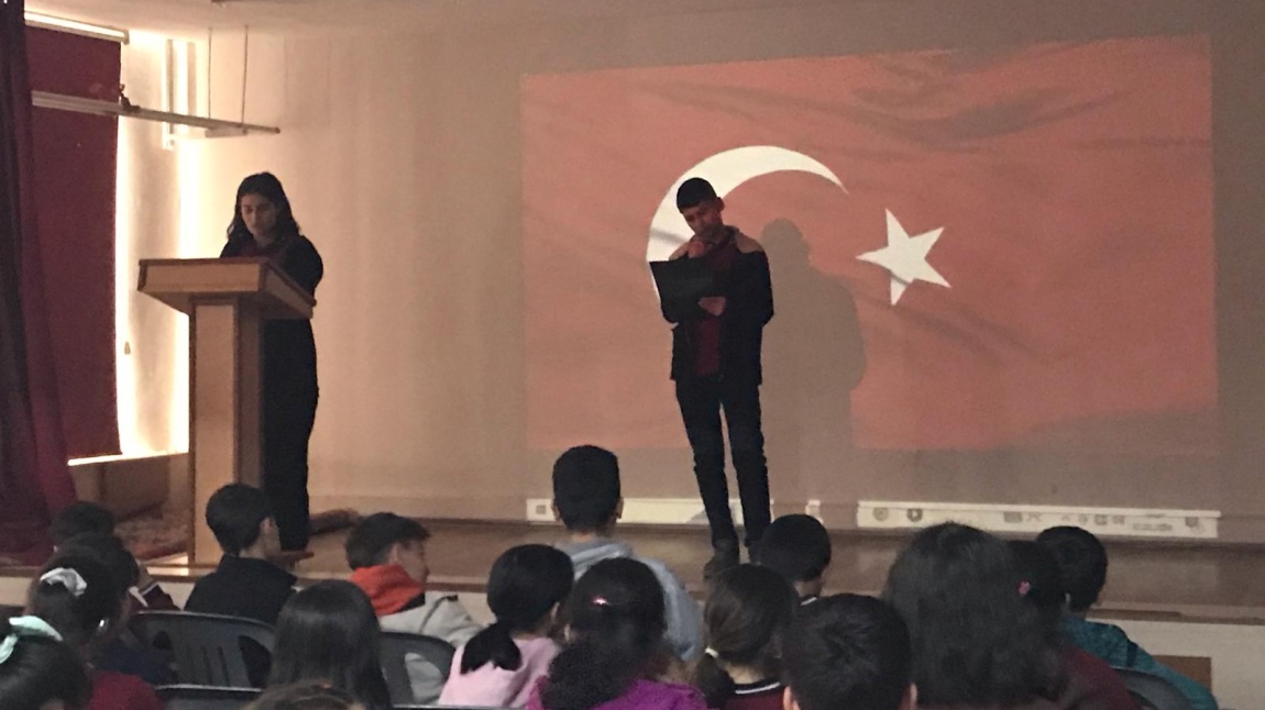 12 Mart İstiklal Marşının Kabulü ve Erzurum'un Kurtuluşu Okulumuzdaki Programla Kutlandı.